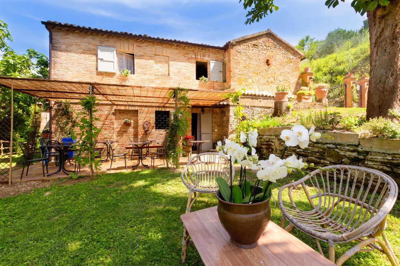 B&B La Residenza Del Poeta Montesicuro Ngoại thất bức ảnh