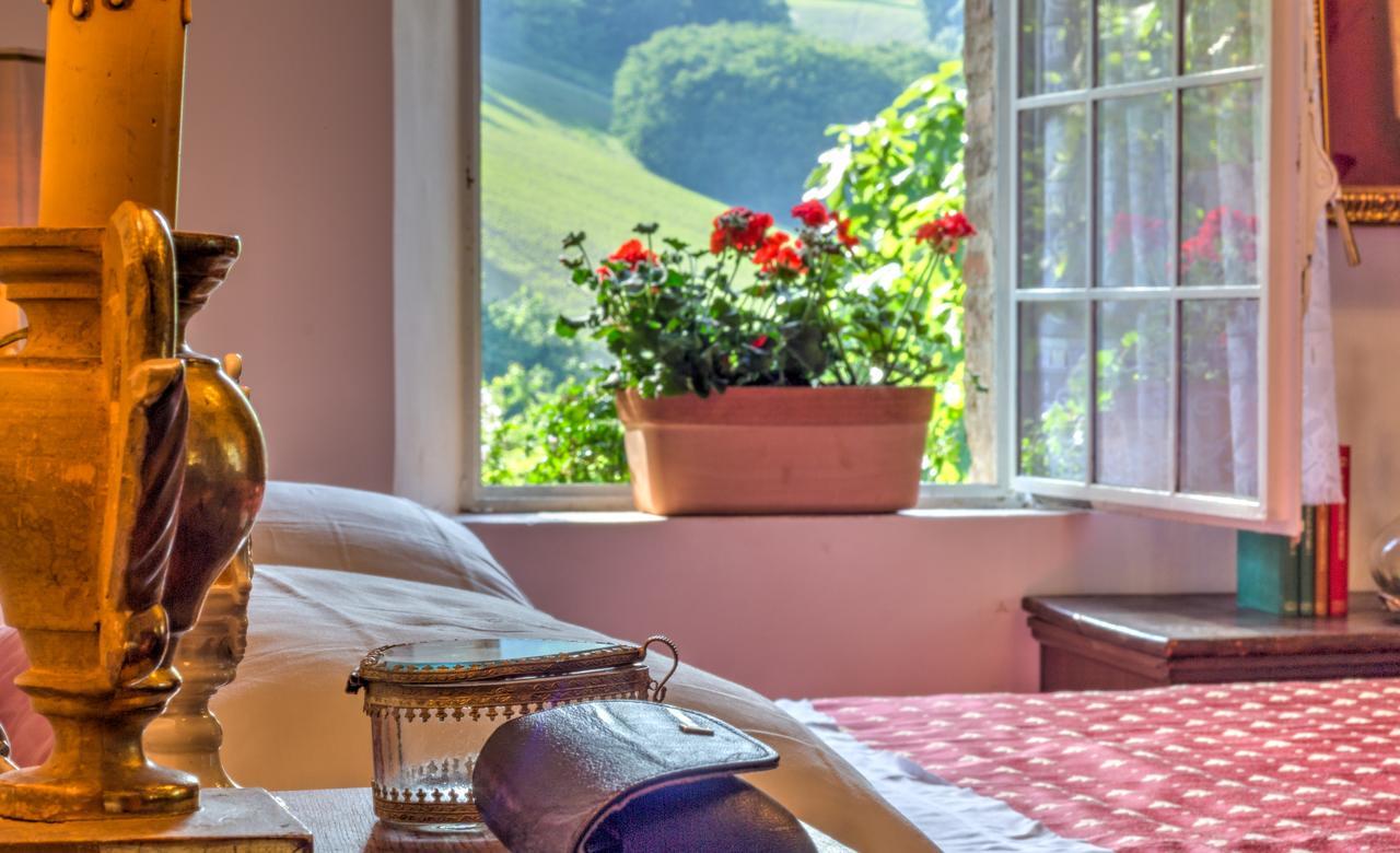 B&B La Residenza Del Poeta Montesicuro Ngoại thất bức ảnh
